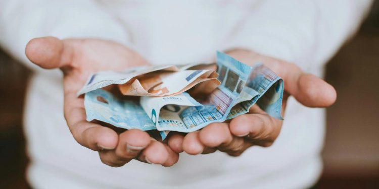 Quand votre porte-monnaie pourrait souffrir chez le médecin : l’État envisage de réduire les remboursements