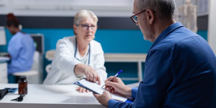 Comprendre le lien entre mutuelle et arrêt de travail