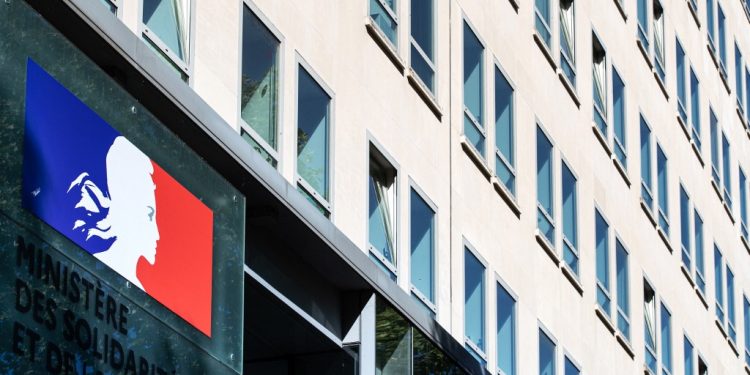 découvrez les options d'assurance santé proposées par le ministère pour vous et votre famille. protégez votre santé avec des couvertures adaptées à vos besoins et bénéficiez d'un accès à des soins de qualité.