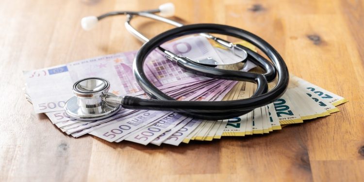 découvrez nos astuces pratiques pour économiser sur votre mutuelle en 2026 et bénéficiez d'une couverture adaptée à petit prix.