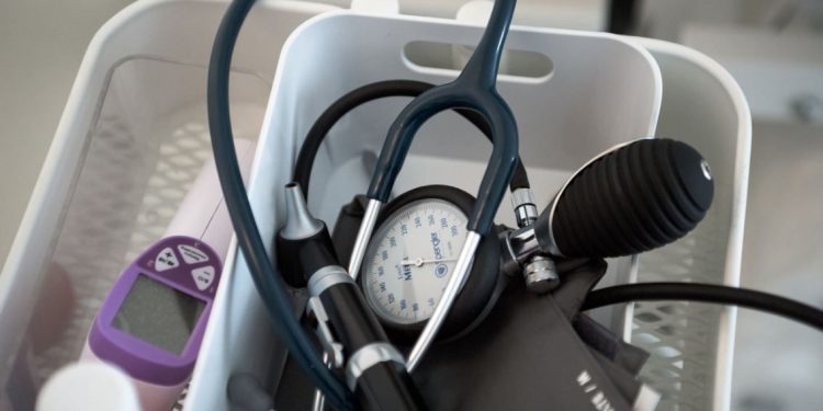 découvrez le pourcentage des français inquiets des frais de santé et les préoccupations liées aux dépenses médicales dans notre étude détaillée.