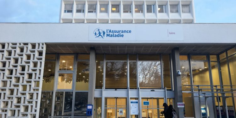 découvrez l'action de l'ufc-que choisir contre le gel des cotisations mutuelles et comment cela impacte vos droits et votre pouvoir d'achat.