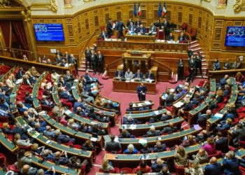 découvrez les enjeux de la réunion clé sur le gel obligatoire des tarifs des mutuelles, une étape cruciale pour les assurés et les professionnels du secteur.