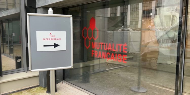 découvrez pourquoi le gel des cotisations mutuelles peut être illégal et quelles sont les implications pour les assurés.