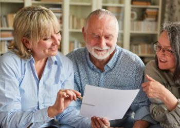 découvrez les meilleures mutuelles hospitalisation pour seniors en 2026, offrant une couverture optimale et des garanties adaptées à vos besoins de santé.