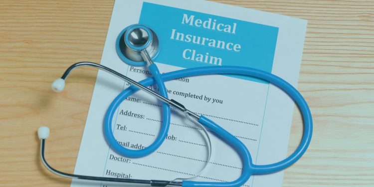 découvrez les idées reçues fréquentes sur l'assurance santé complémentaire et comment bien choisir votre couverture pour une protection optimale.