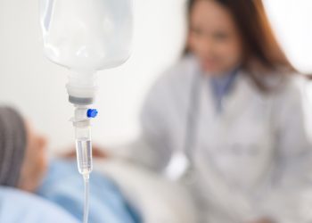 découvrez comment les mutuelles santé couvrent les risques liés à l'exposition aux pesticides et protégez votre santé efficacement.