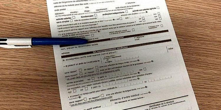 découvrez les enjeux du télétravail en arrêt maladie et les débats autour d'une reconnaissance officielle de cette pratique.