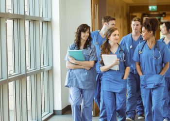Filière unique et redoublement réintroduit : décryptage complet de la future réforme des études de santé