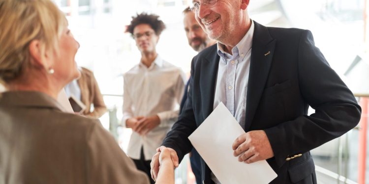 découvrez le prix santé entrepreneur lancé par harmonie mutuelle, une initiative pour valoriser l'engagement des entrepreneurs en matière de santé et de bien-être au travail.