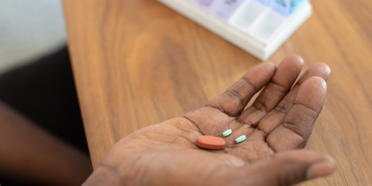 découvrez comment la nouvelle mutuelle reconnecte 1 400 personnes éloignées des soins, facilitant l'accès à la santé et améliorant leur bien-être.