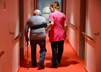 Santé fragilisée : les professionnels des hôpitaux et Ehpad plus vulnérables que le grand public
