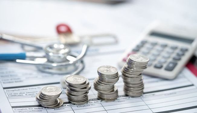 Mutuelles santé : une hausse moyenne de 106 € en 2026 malgré le gel tarifaire légal
