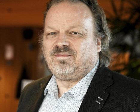 découvrez comment contester une hausse illégale des tarifs de votre mutuelle et protéger vos droits grâce à nos conseils et démarches efficaces.